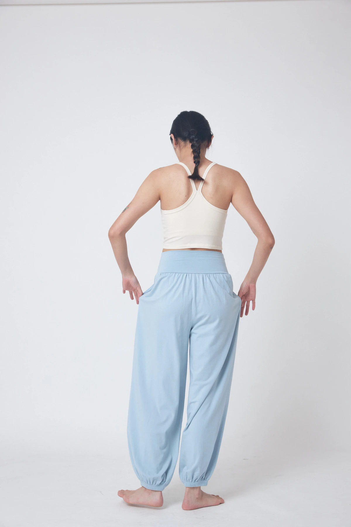 Happy yogi studio 瑜珈工背款短背心 奶霧黃