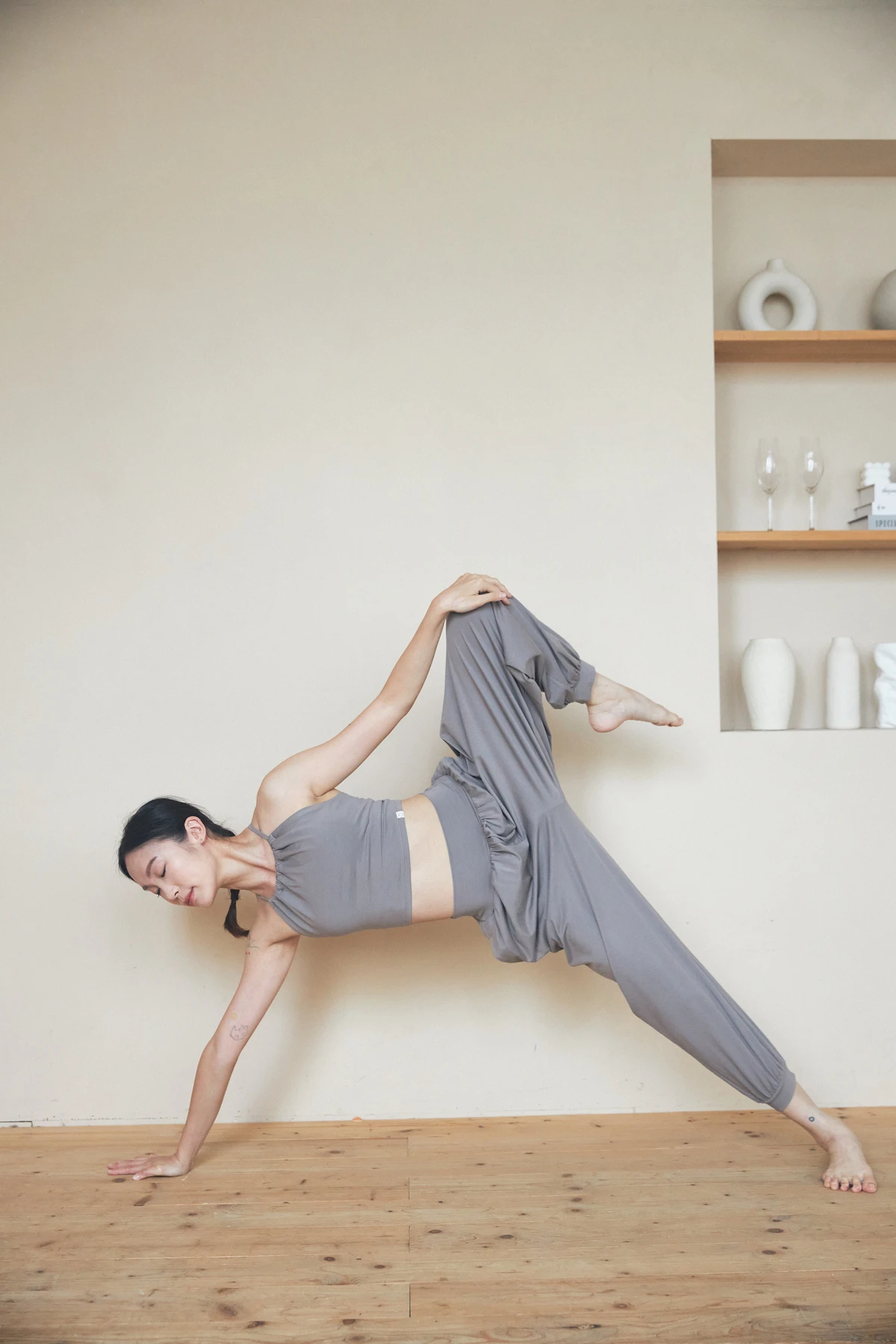 Happy yogi studio 高腰瑜珈束腳寬褲 灰褐色