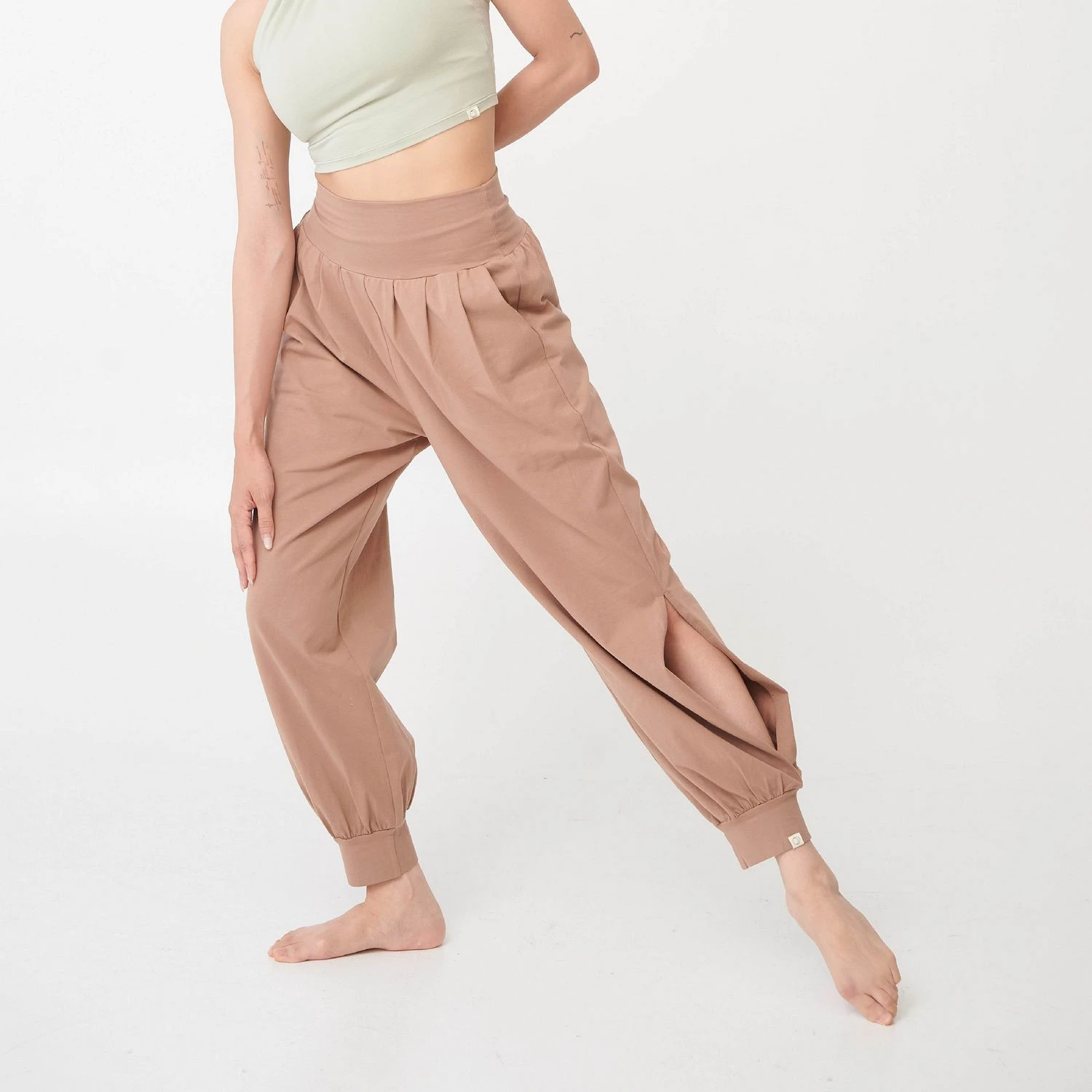 Happy yogi studio 瑜珈側開岔束腳寬褲 暖木粉棕