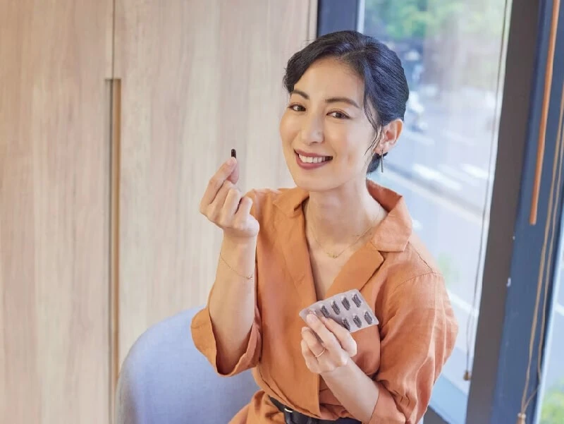 因工作的關係，重視健康的麻梨子每天都會吃一顆船井高單位葉黃素來保養。