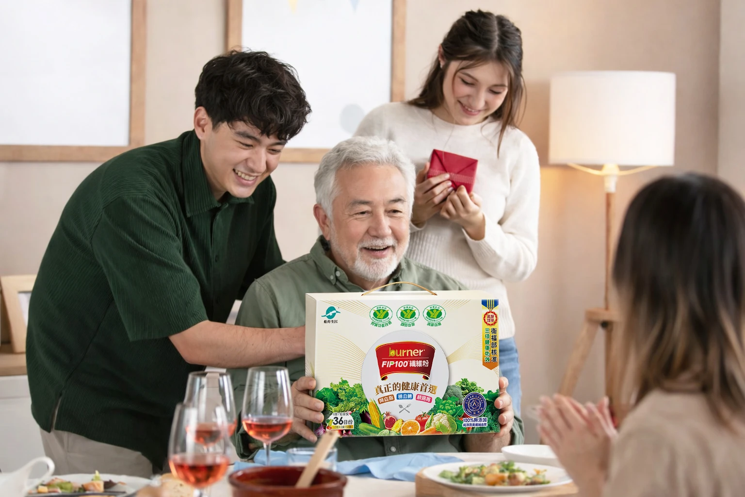 船井® FIP100 膳食纖維粉,具備高純度水溶性膳食纖維、無色無味的特性,冷熱水皆可溶,加入咖啡、茶飲、湯品、料理中或直接吃都很方便,真正做到了「無感補充,有感健康」。