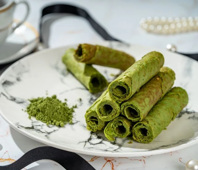 手工灌餡厚蛋捲｜日式抹茶