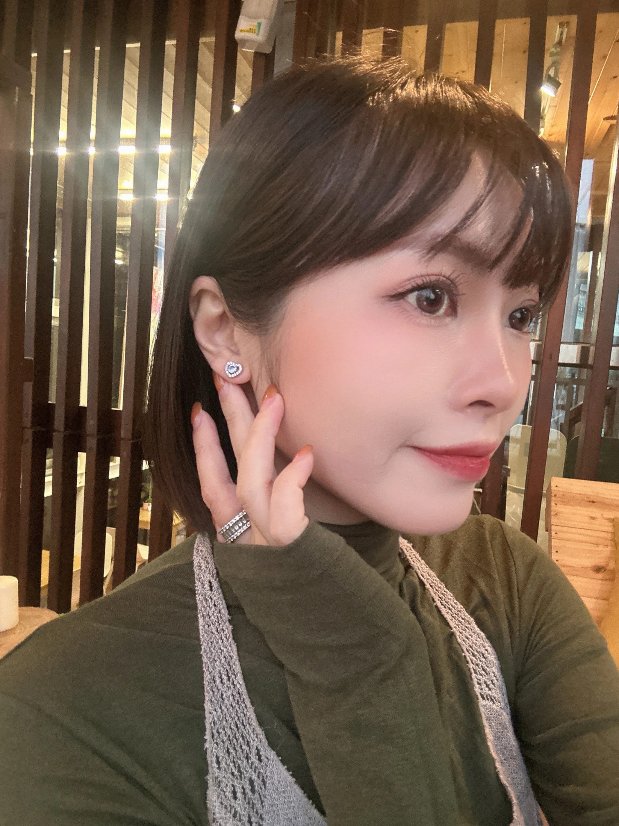 暮光之瞳・坦桑石包鑽愛心耳環