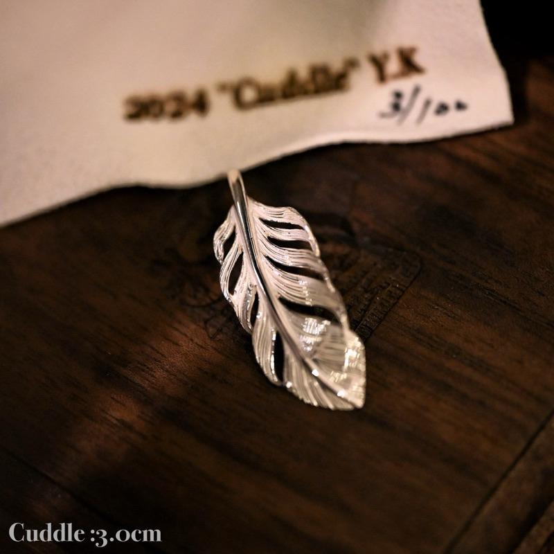 【HawK Vintage】Yusuke Kosaka 小坂雄介「Cuddle」小羽毛 銀 素羽 掛墜
