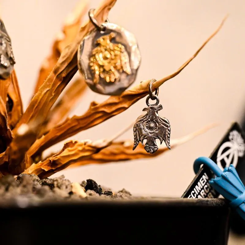 【HawK Vintage】Dear Blossom 手彫 雷鳥 銀牌 吊墜 項鍊 小銀牌 T- 062
