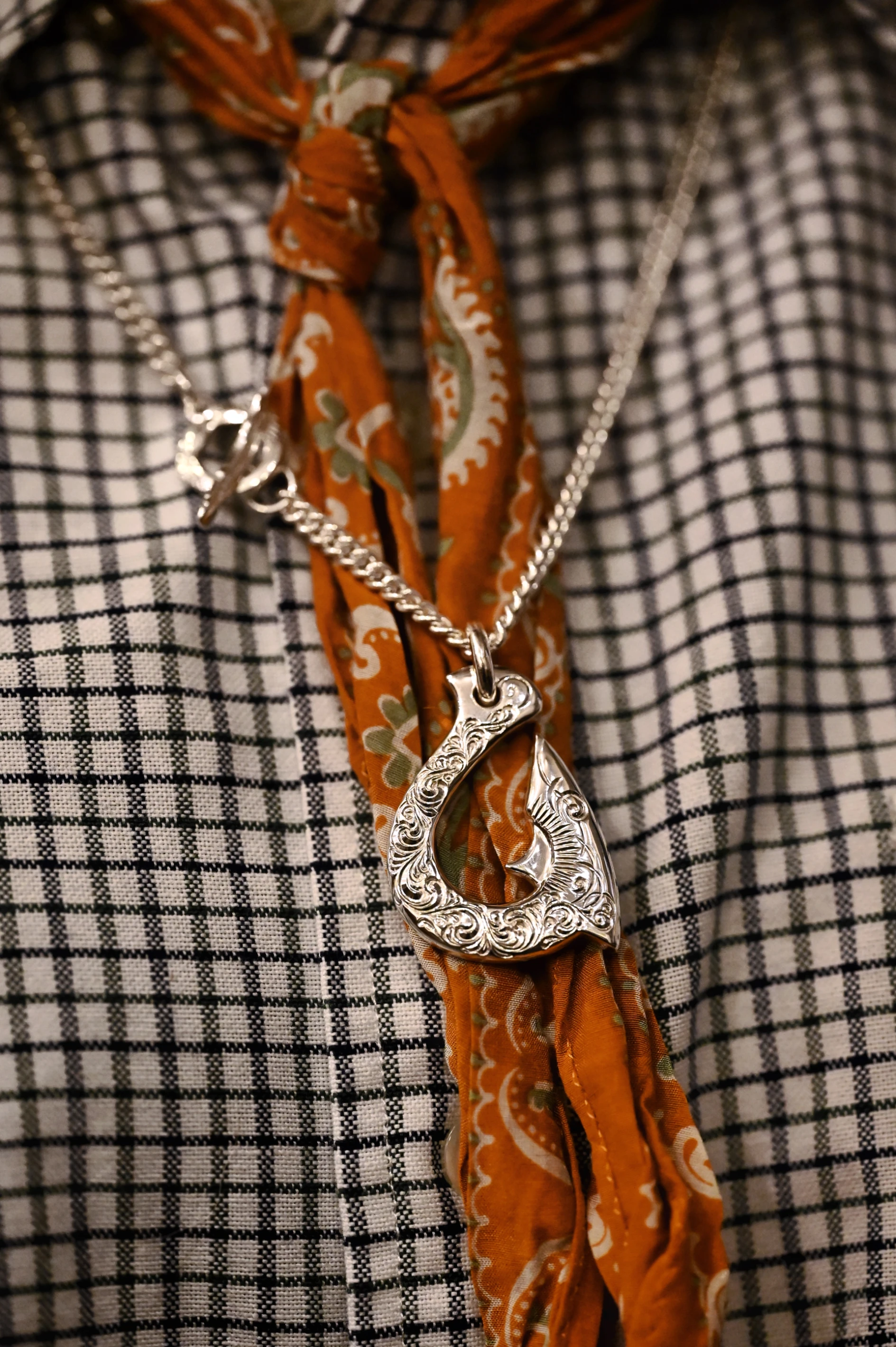 【Hawk Vintage】｜Jinny's 國本正典｜日本手彫 唐草 魚勾 項鍊 吊墜 Fish Hook