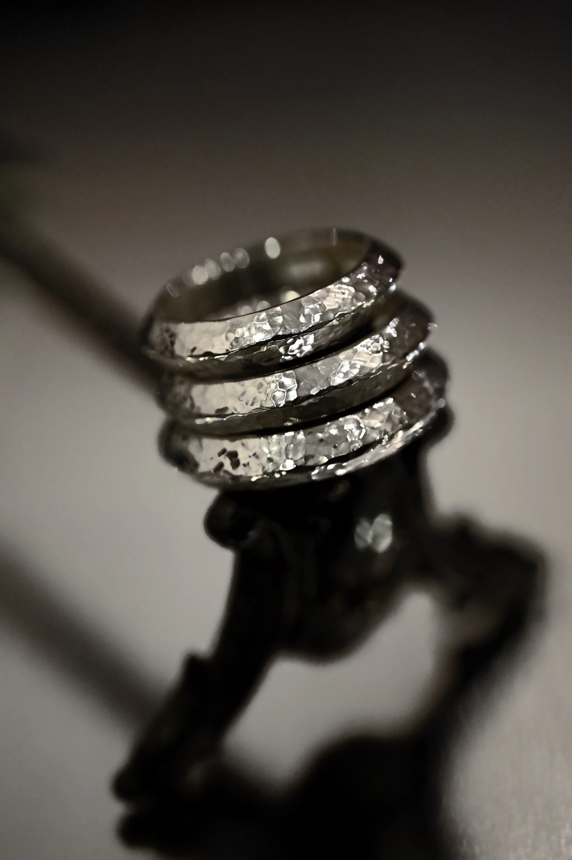 【HawK Vintage】｜光嵐·龍頭｜ 日本手造 丸鎚目 三角 戒指 戒 R- 305