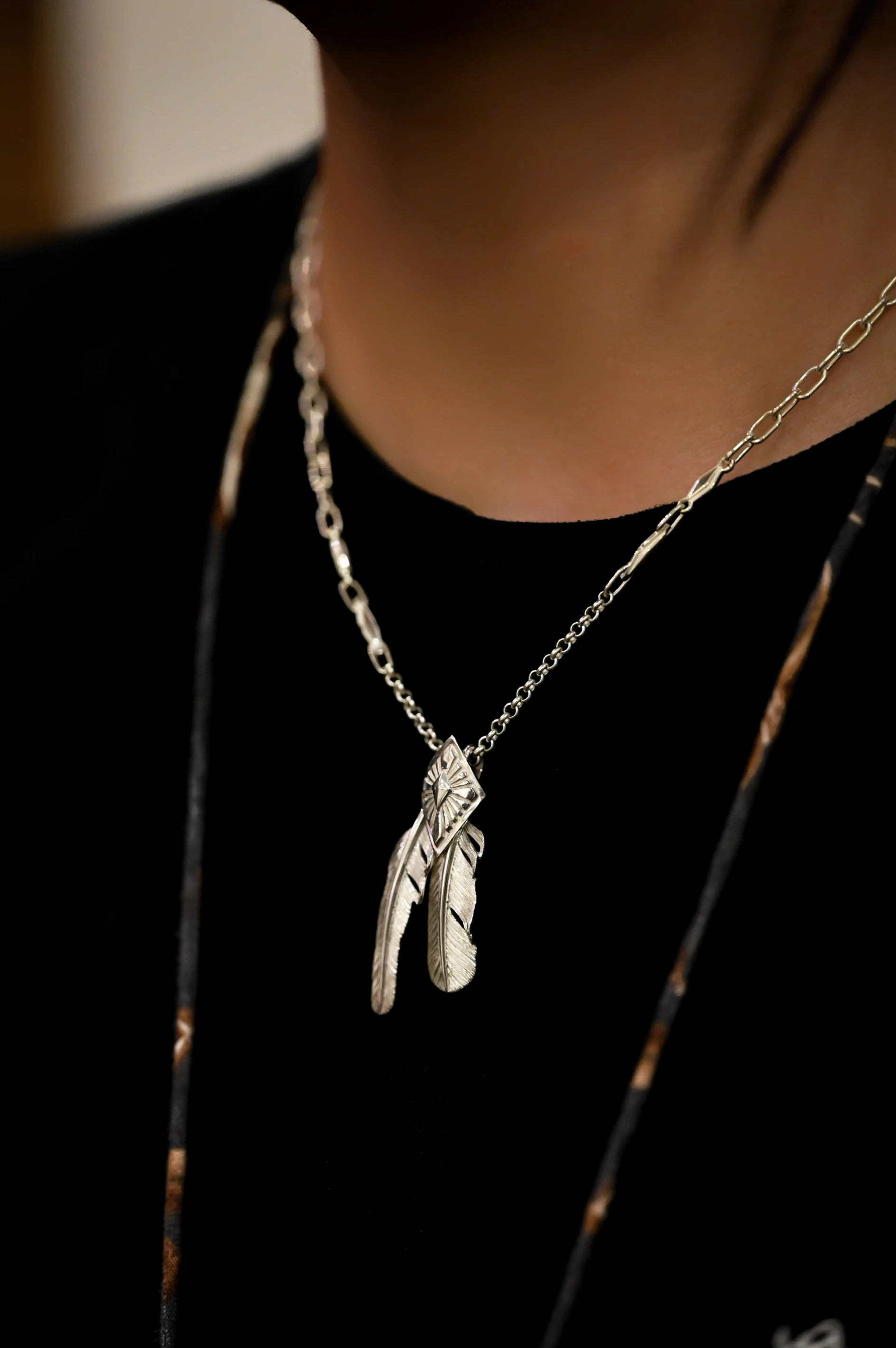 【HawK Vintage】｜Yusuke Kosaka 小坂雄介｜Comodo 銀羽毛 掛墜 項鍊
