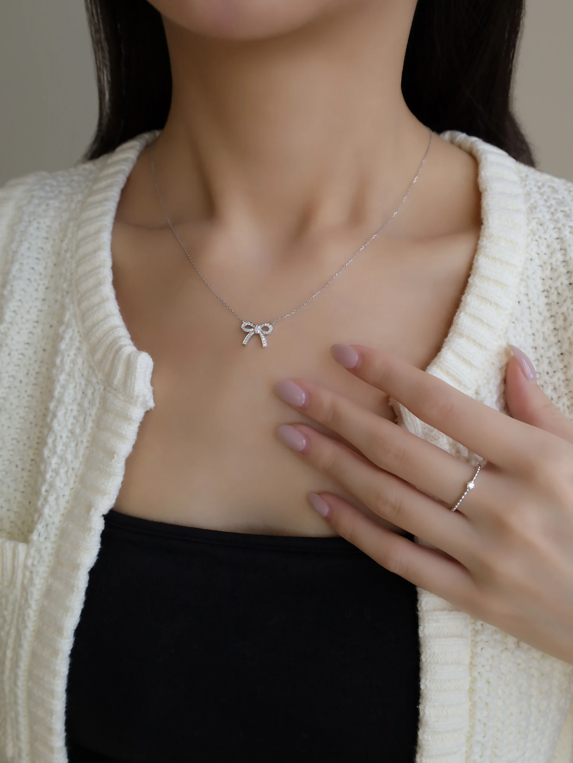 18K Born Love蝴蝶結鑽石項鍊