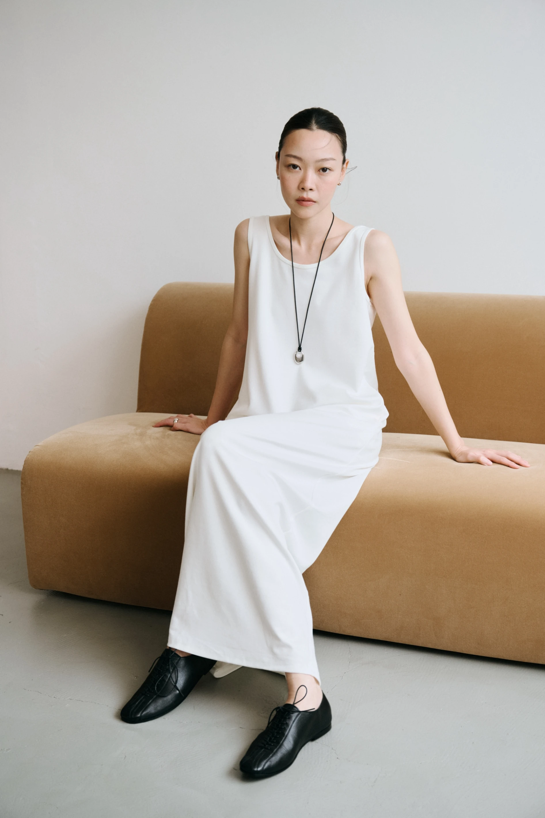 Minimal Back Dress | 極簡挖背長洋