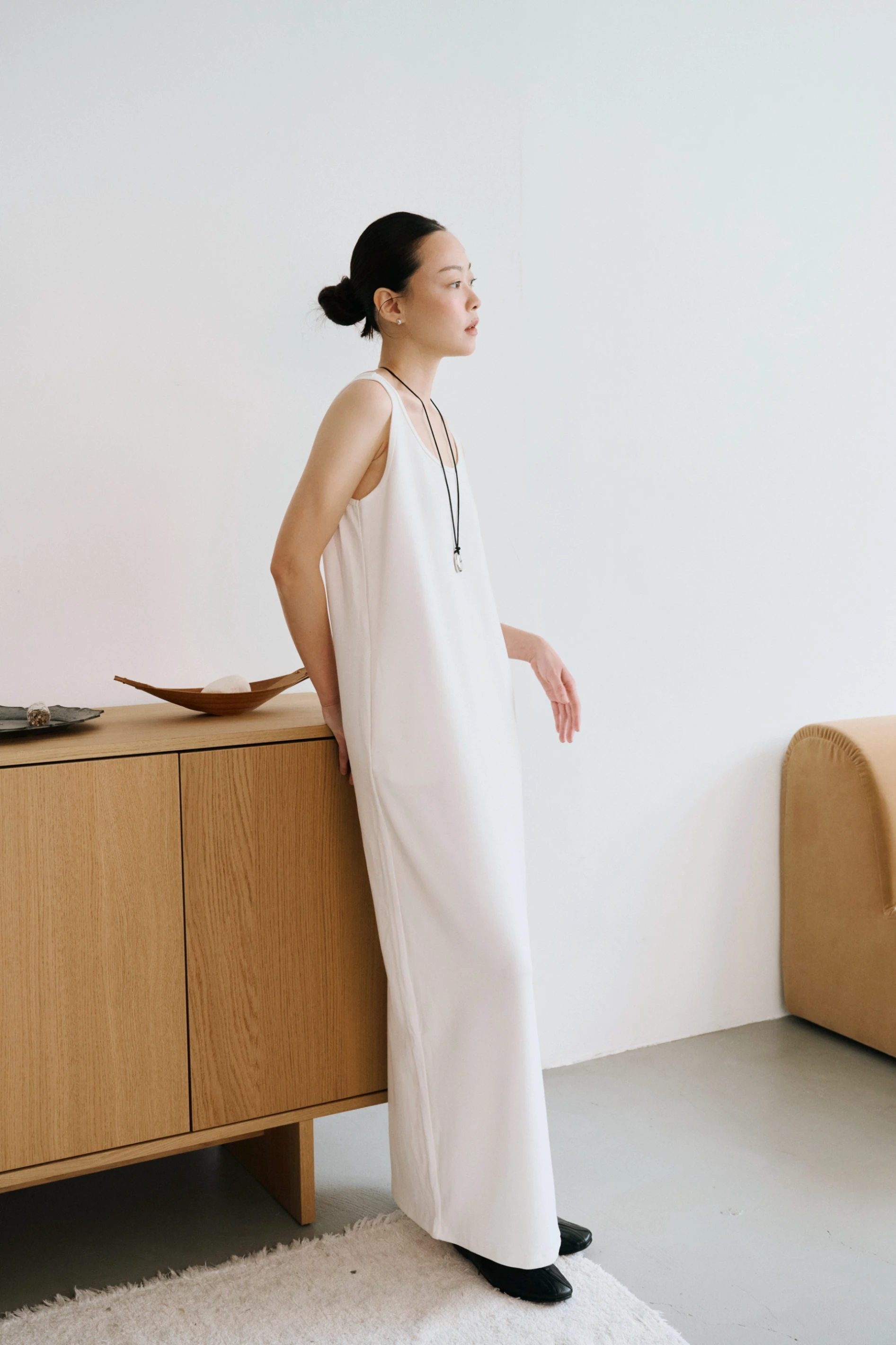 Minimal Back Dress | 極簡挖背長洋