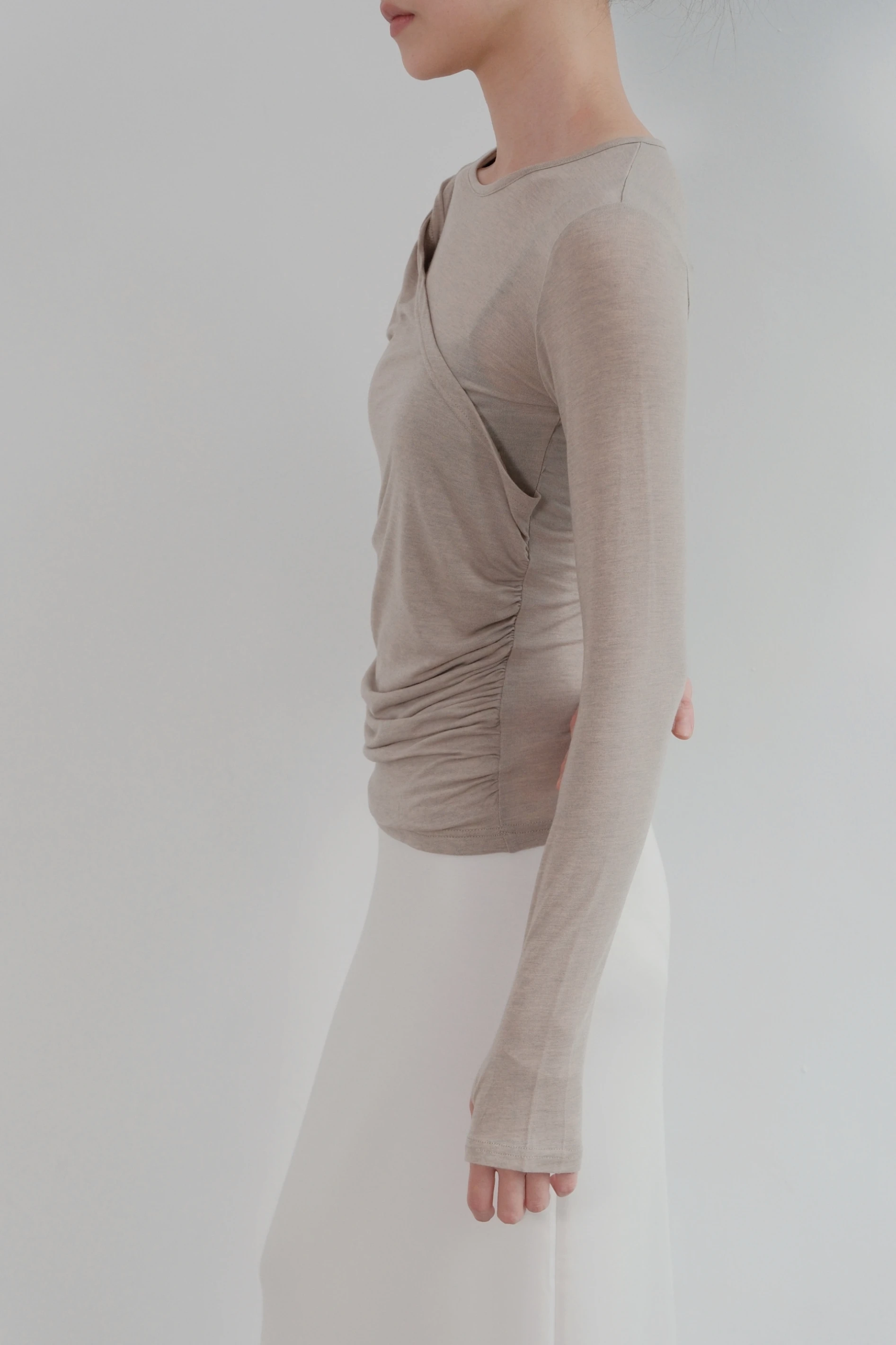 TENCE Soft Wrap Top｜天絲扭結假兩件上衣(燕麥杏灰)