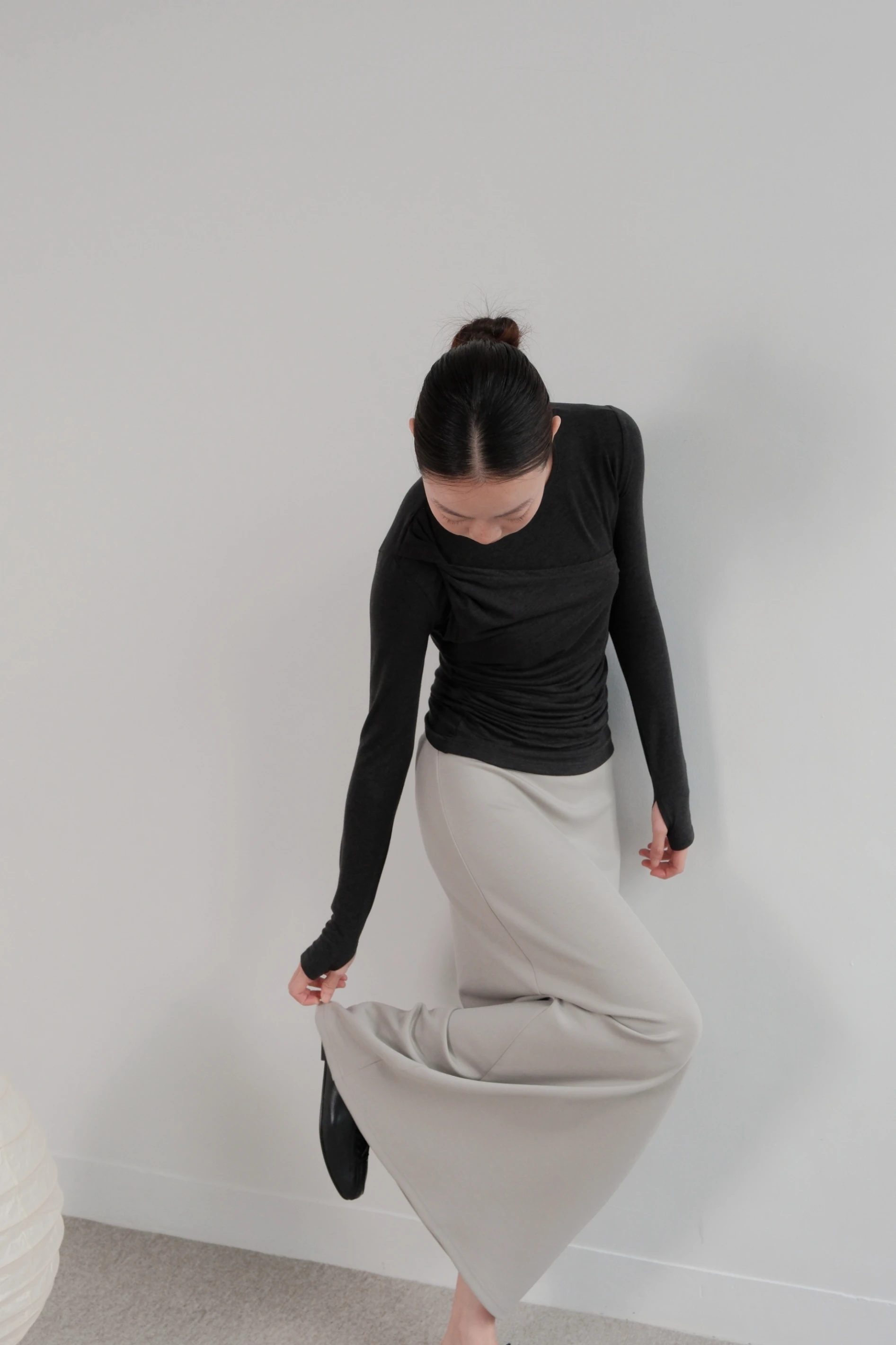 TENCE Soft Wrap Top｜天絲扭結假兩件上衣(深灰)