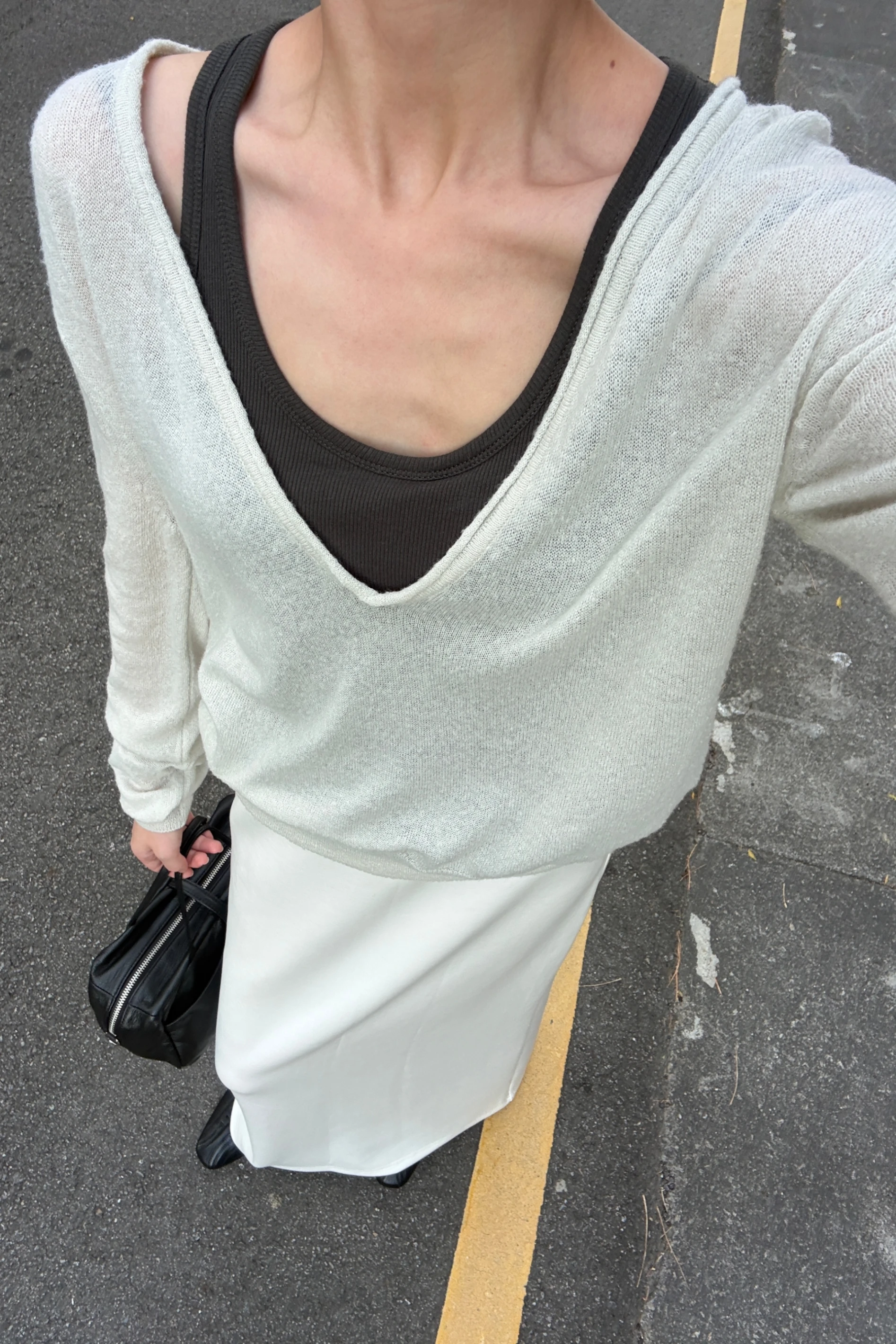 Deep V Wool Knit | 深V親膚羊毛針織衫
