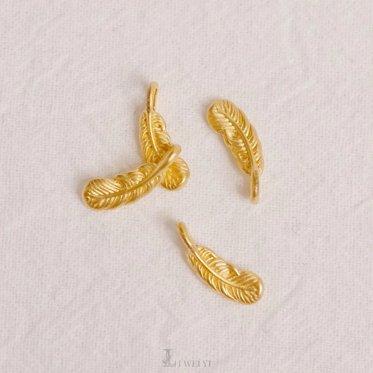 羽毛墜