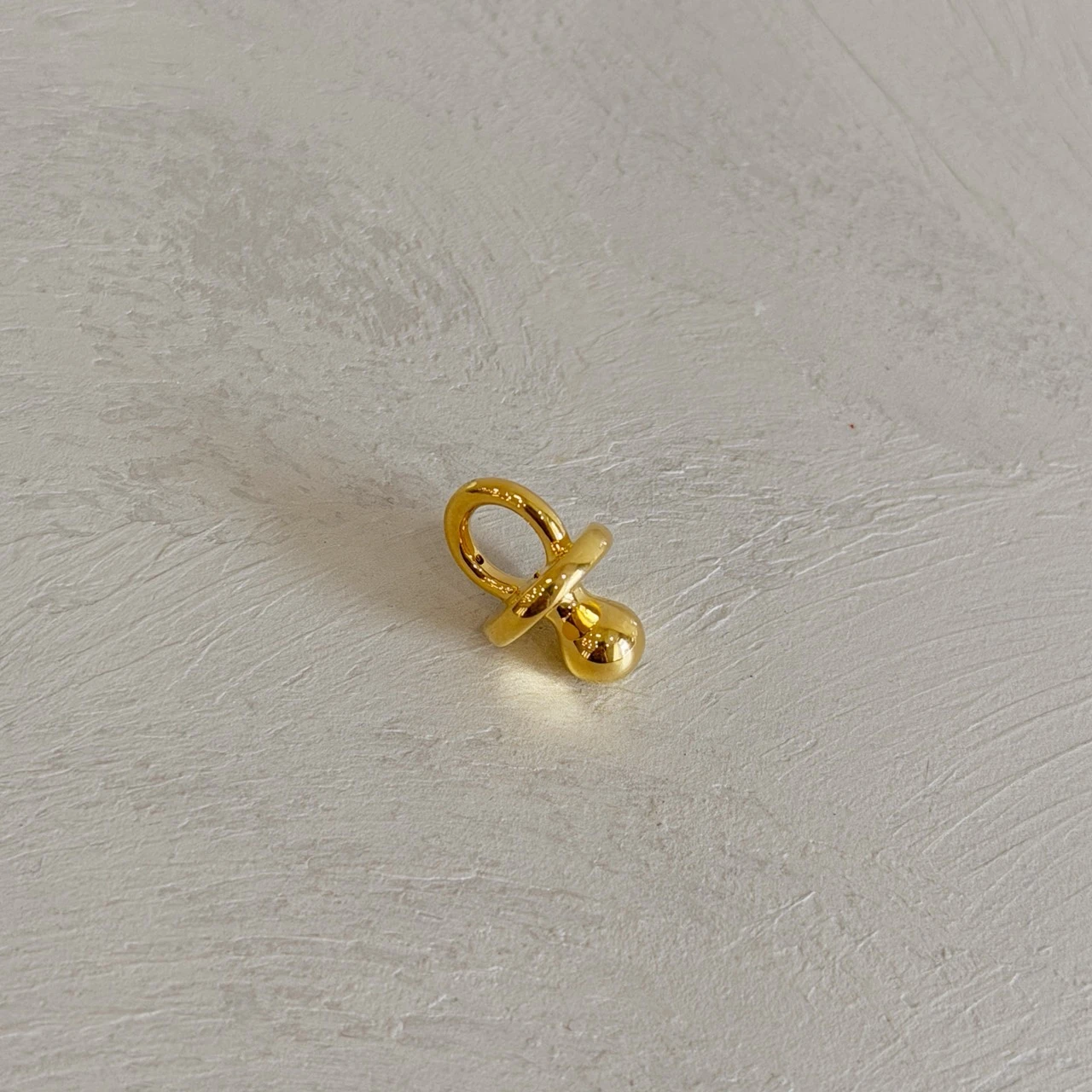 金奶嘴