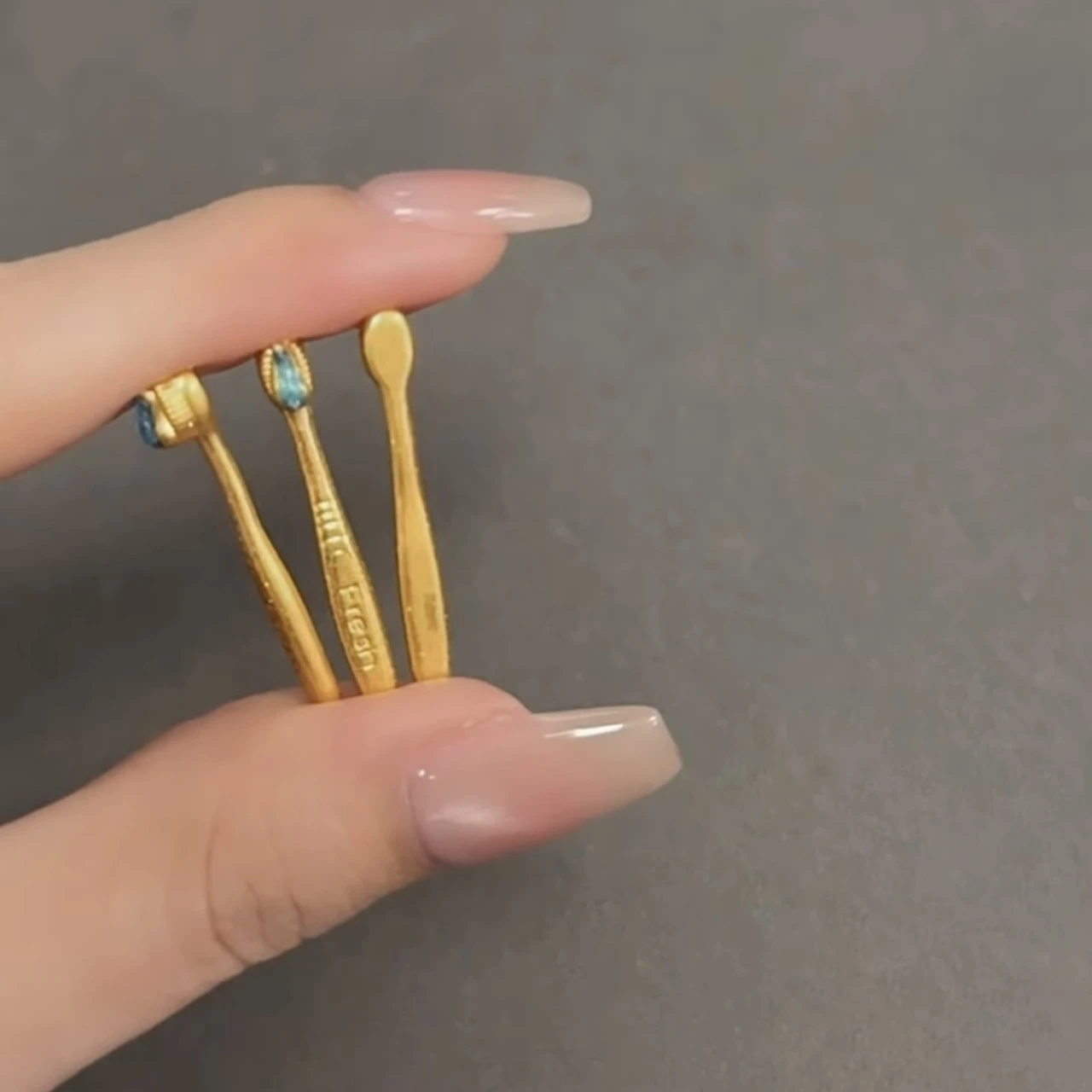 牙刷擺件