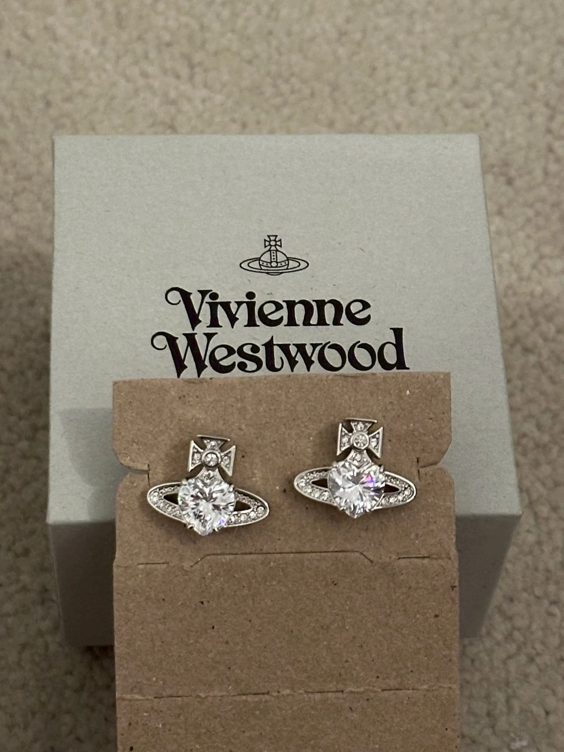 Vivienne Westwood Ariella心型水晶耳針
