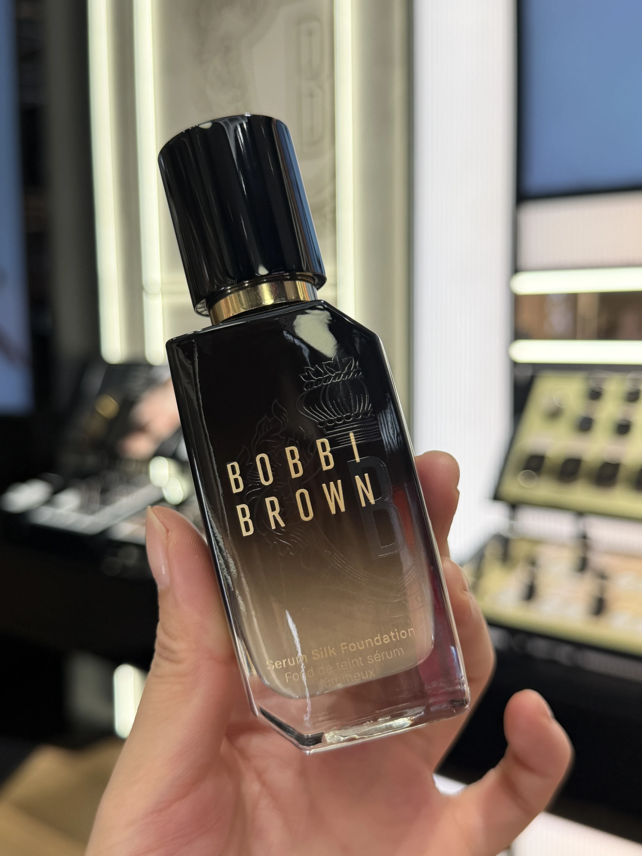 Bobbi Brown冬蟲夏草緞光精萃粉底30mL