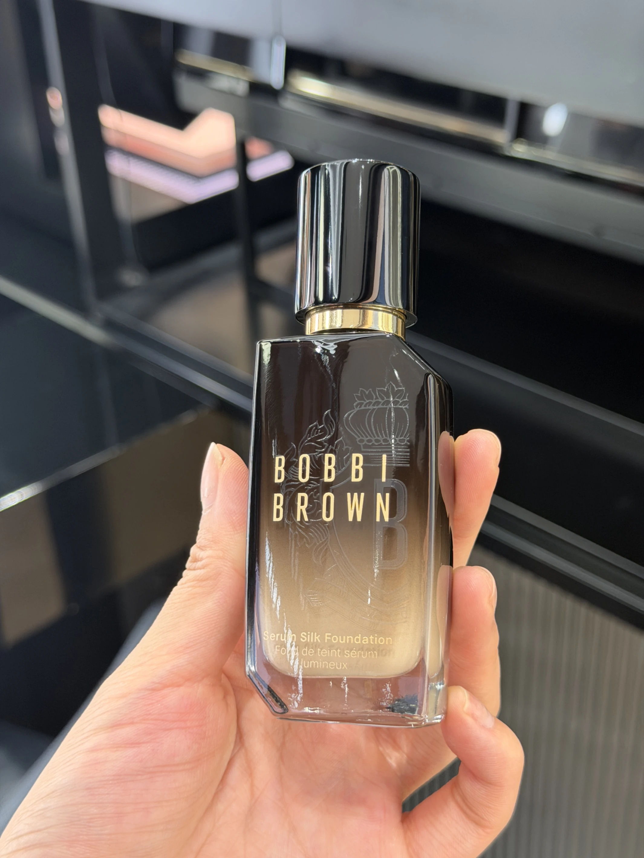 Bobbi Brown冬蟲夏草緞光精萃粉底30mL