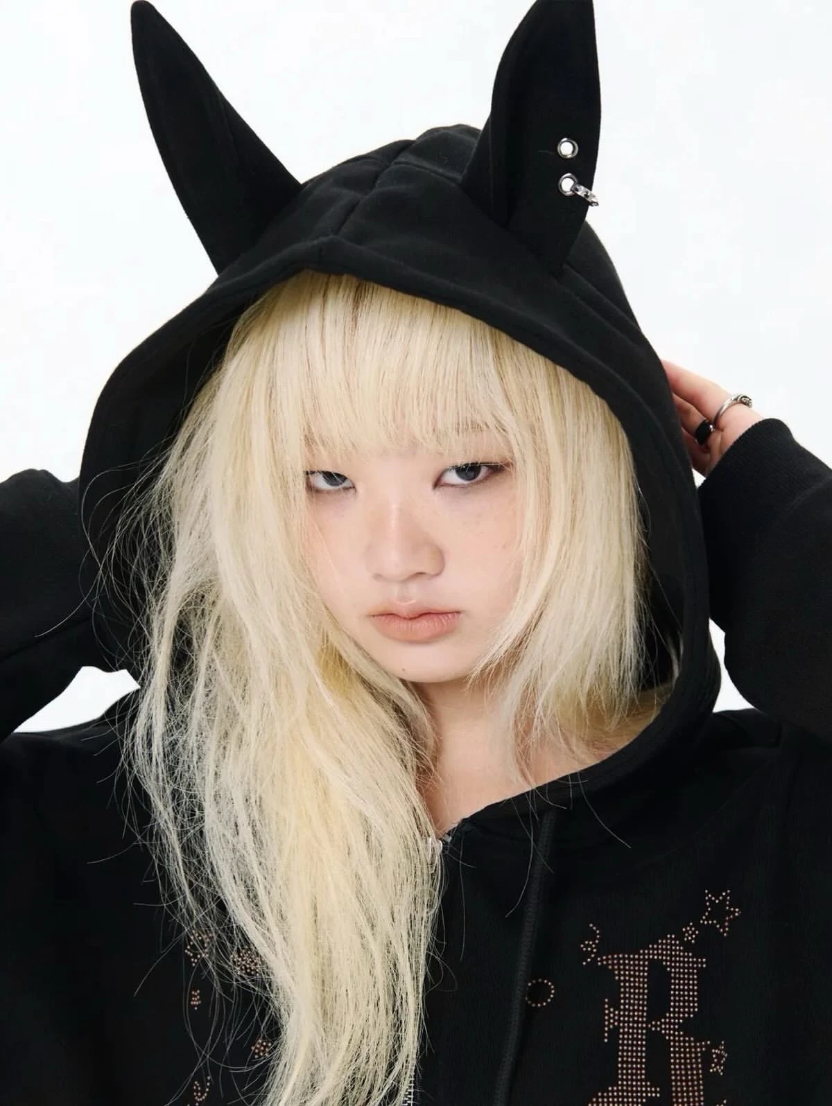 張員瑛實著 韓國代購 RUNNINGHIGH 惡魔耳 Ear Zip-Up Hoodie 星星 串珠鉚釘 雙拉鍊 連帽 外套