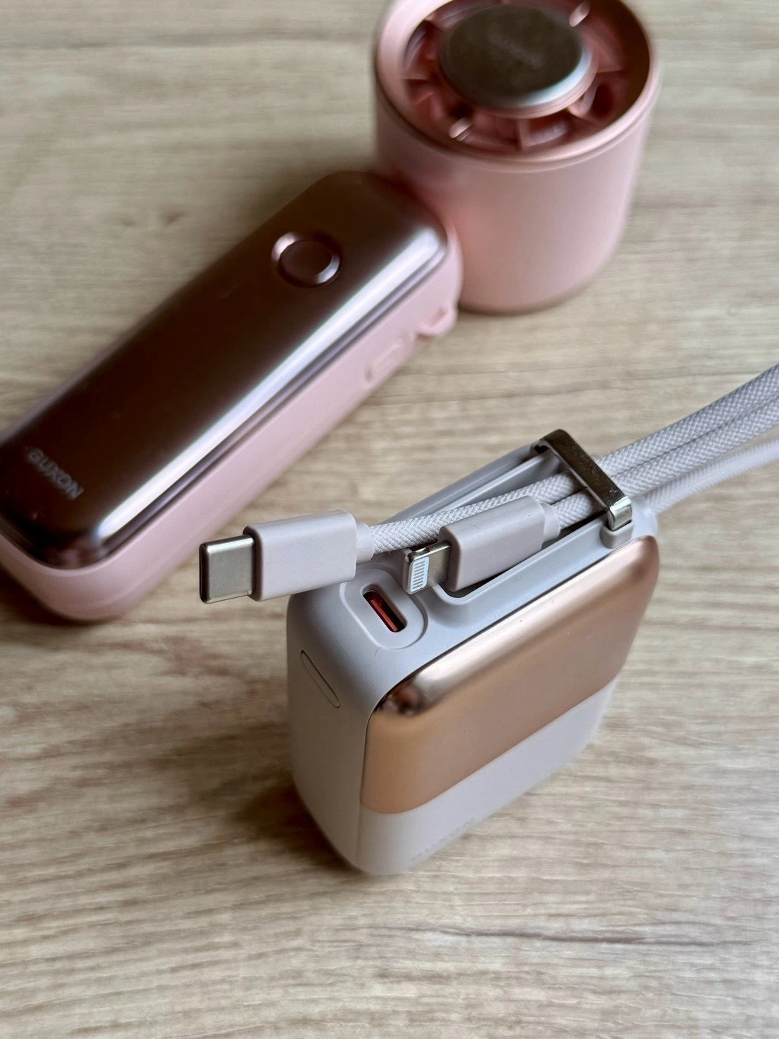GUXON 極方塊 行動電源 10000mAH「 11/2收單」