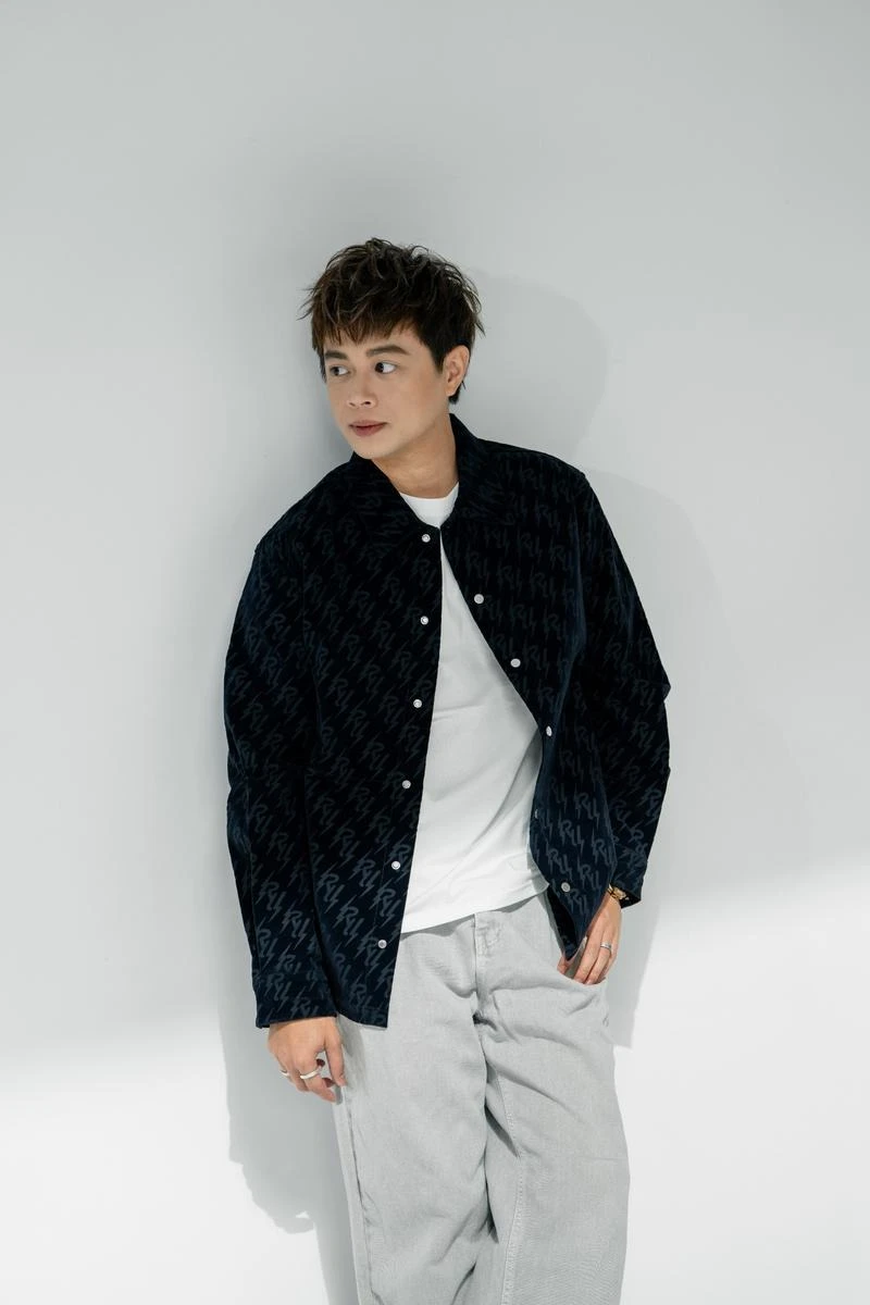 Ru滿版牛仔襯衫