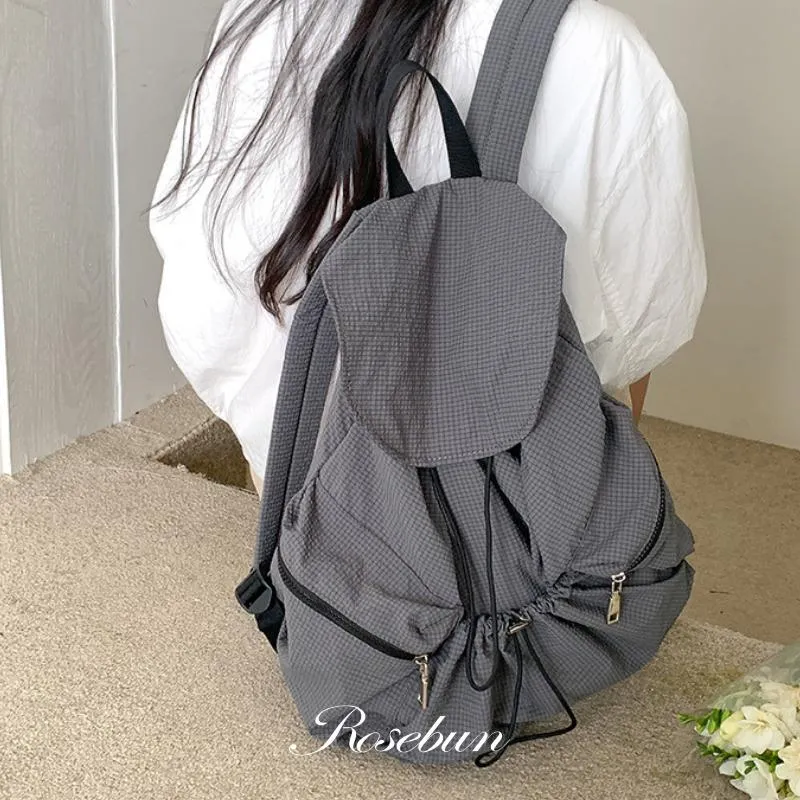 輕量尼龍後背包