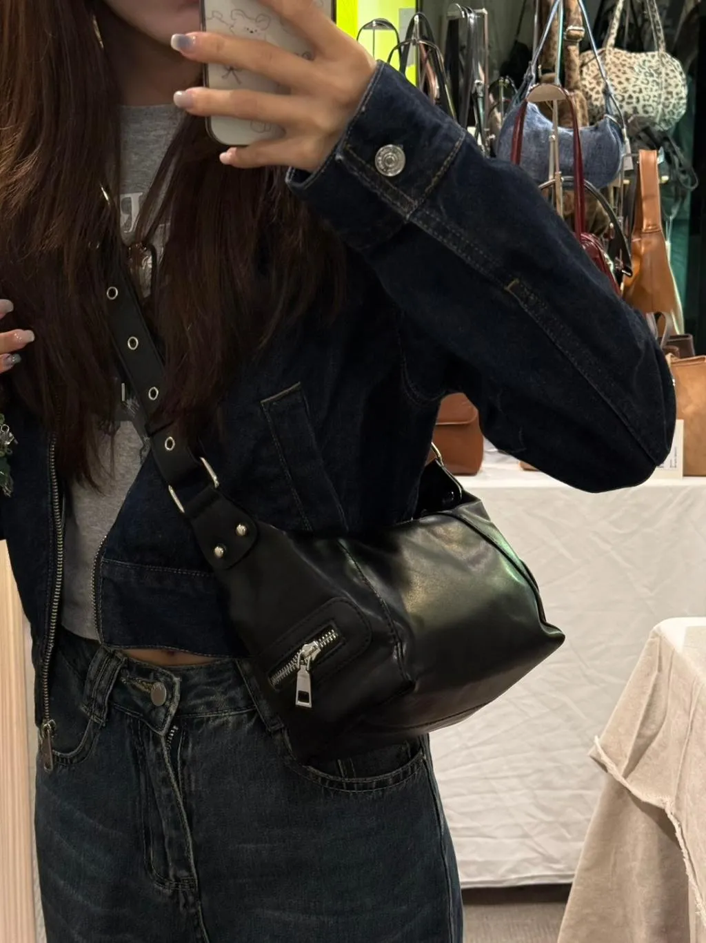 小資款!個性軟皮斜背包