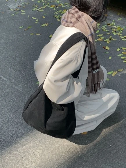 「未上架」簡約絨面背心包