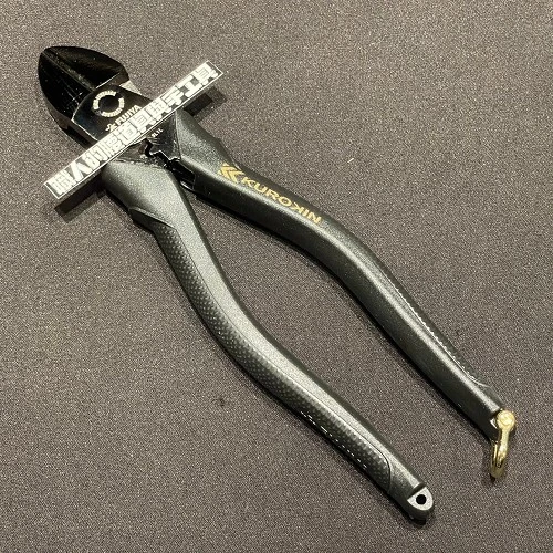 富士箭黑金_偏芯強力斜口鉗-7吋(700N-175BG)