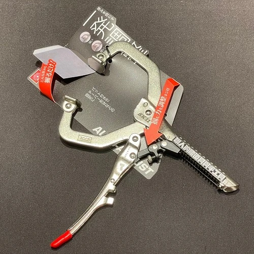 SK11_自動調整夾握固定器