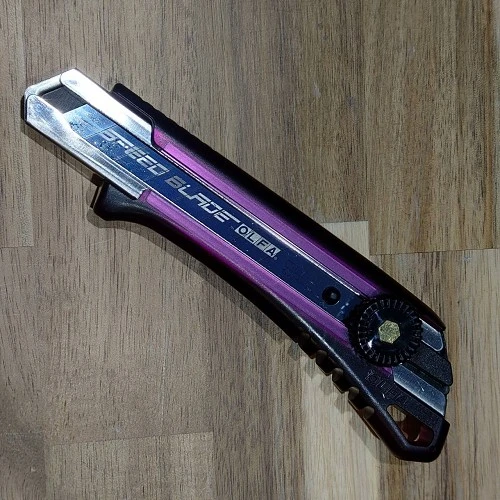 OLFA限定色美工刀-轉鎖