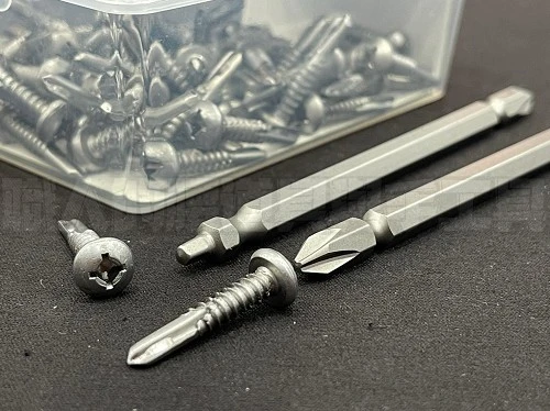 可直鑽9mm鐵板十字螺絲25mm*70根