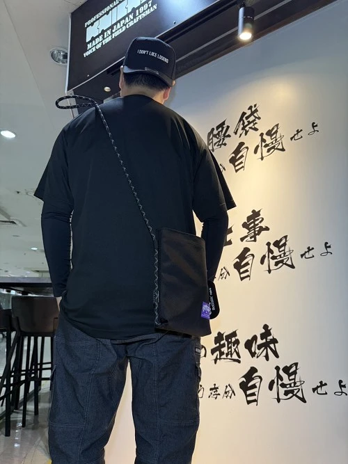 周邊_尼克斯軍規紫標輕量斜背小包