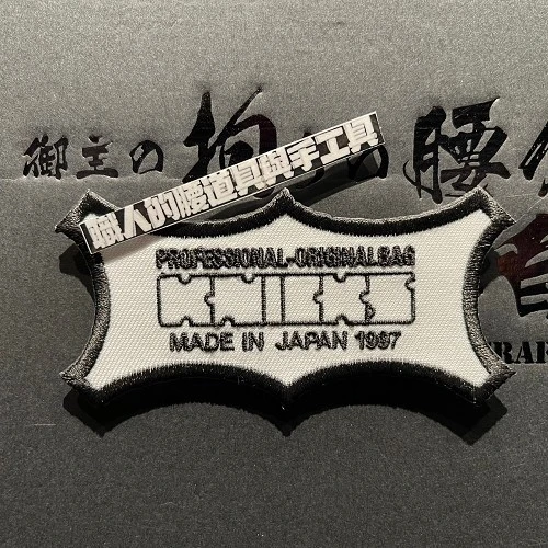 六角盾標_白底黑字