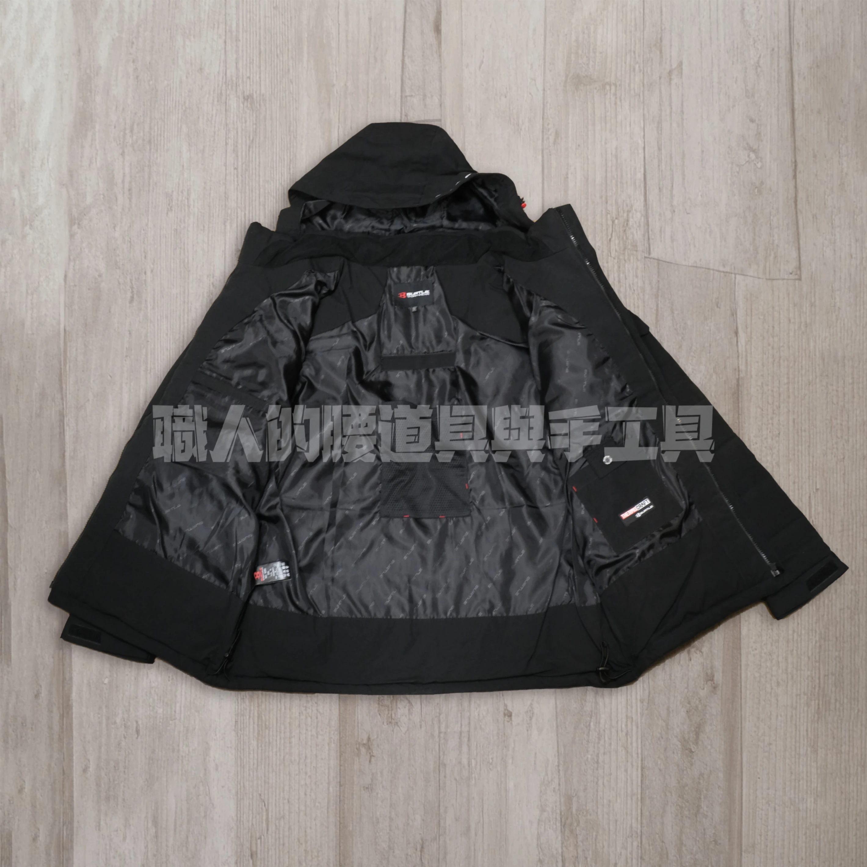 BURTLE_防寒外套-黑
