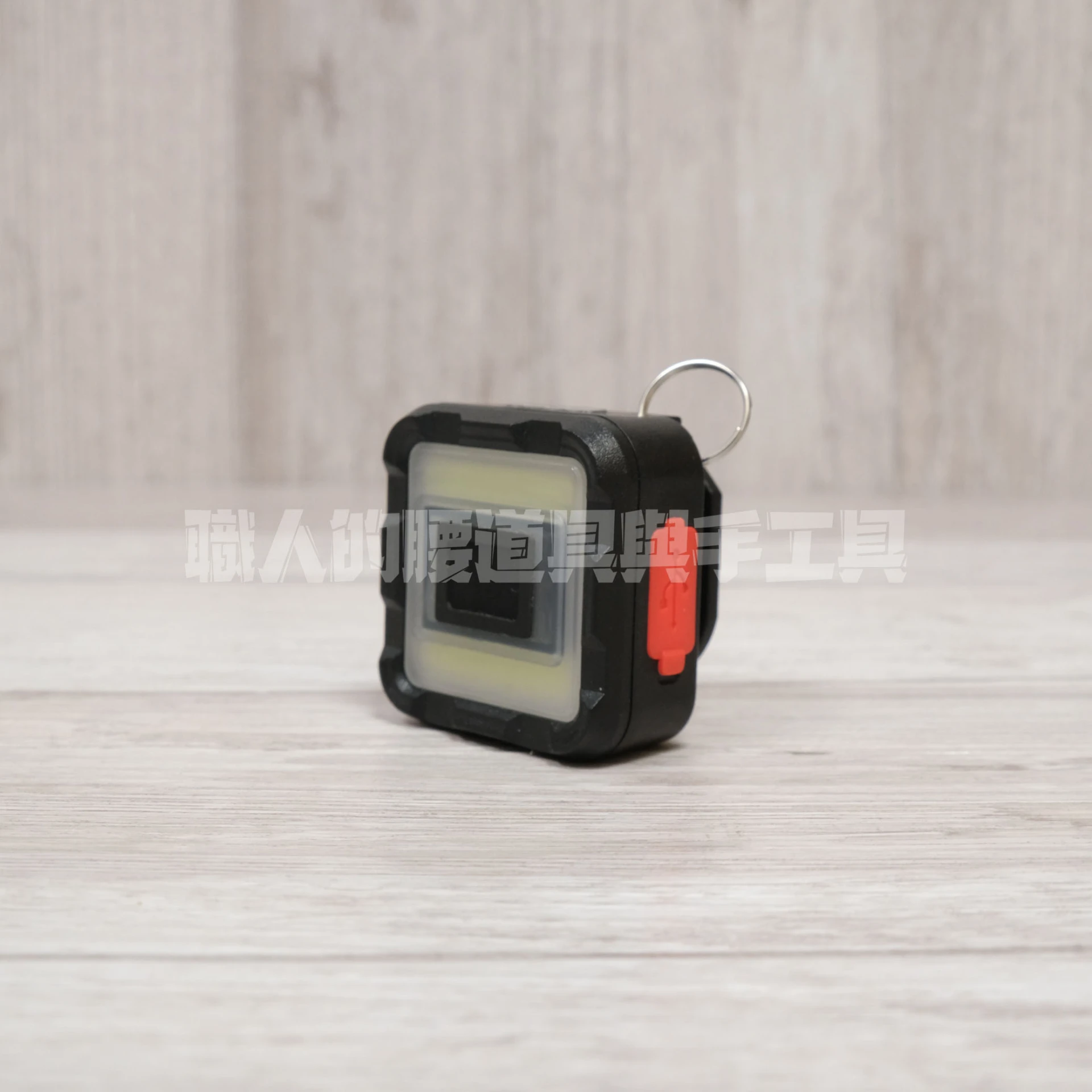 250流明可快扣手電筒兼藍芽喇叭