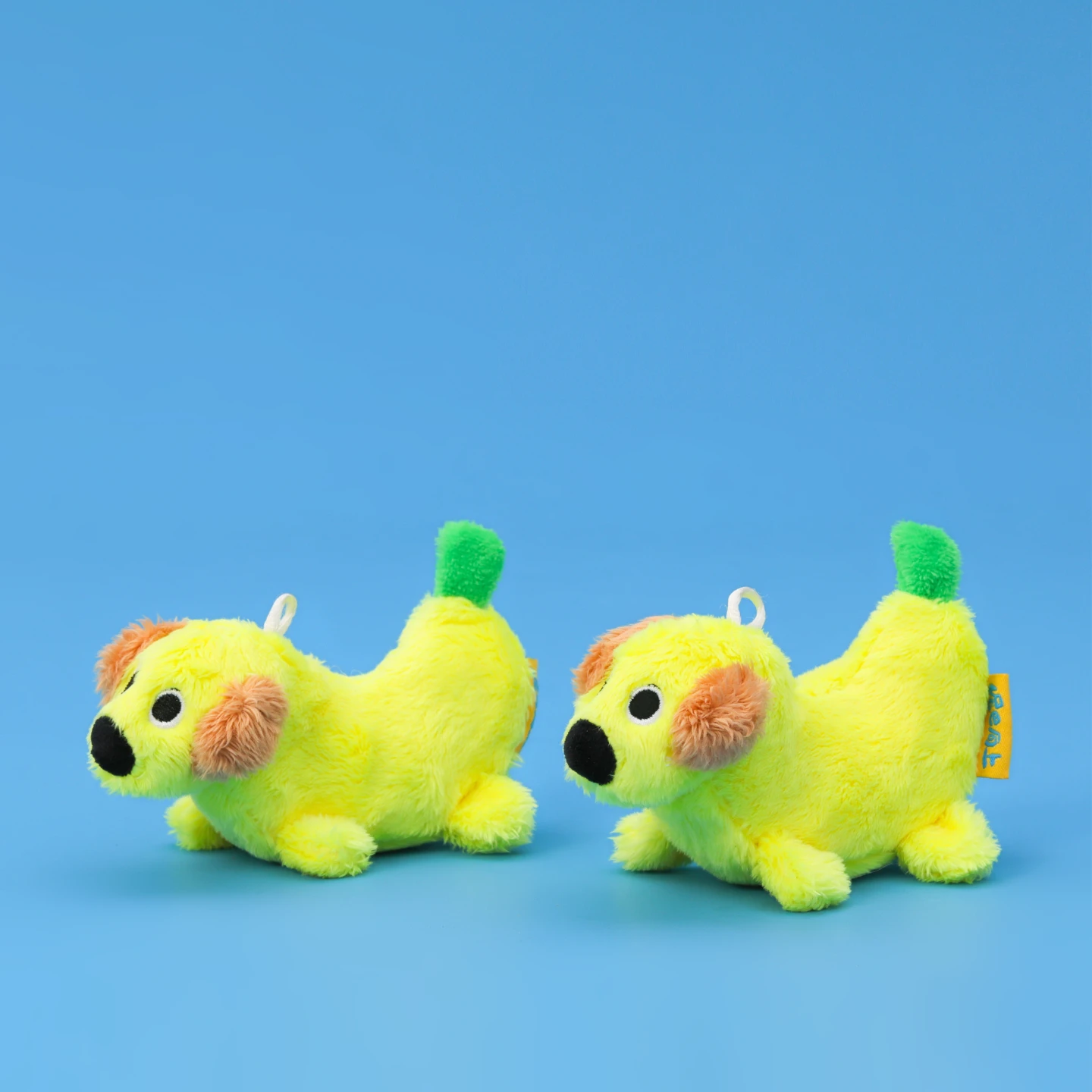 小型犬發聲玩具｜尾巴向上香蕉變小狗｜12×7cm