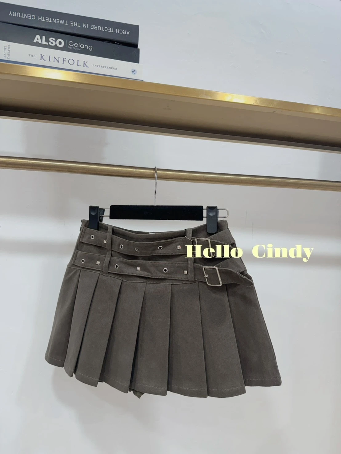 08105 Cindy自留～超甜美帥氣低腰鉚釘百褶褲裙