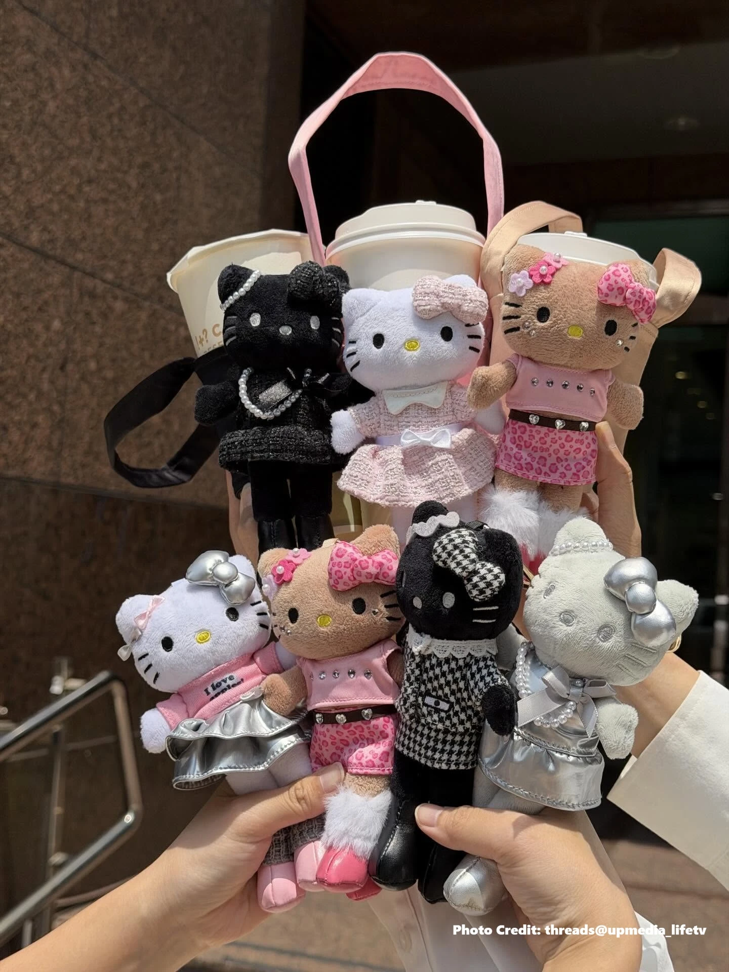 ✨最後現貨！✨HELLO KITTY 長腿KITTY 限量15cm絨毛吊飾 7-11限定