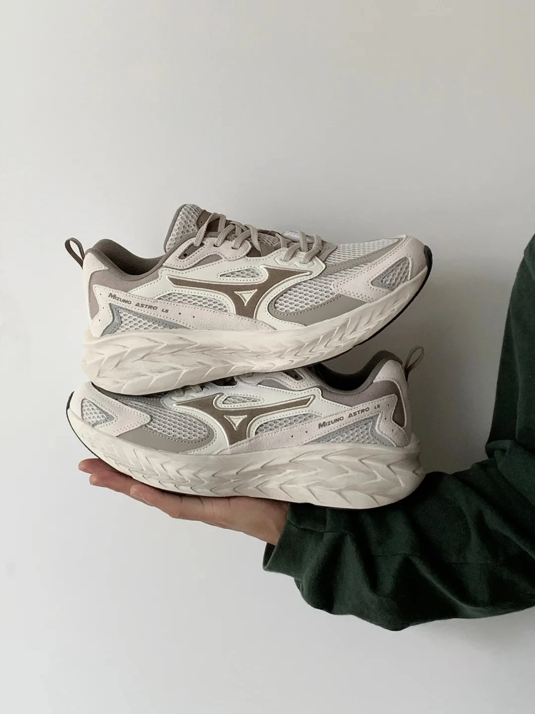 MIZUNO ASTRO LS 冷灰 灰褐 燕麥灰 復古 增高 厚底 男女鞋 D1GH252109