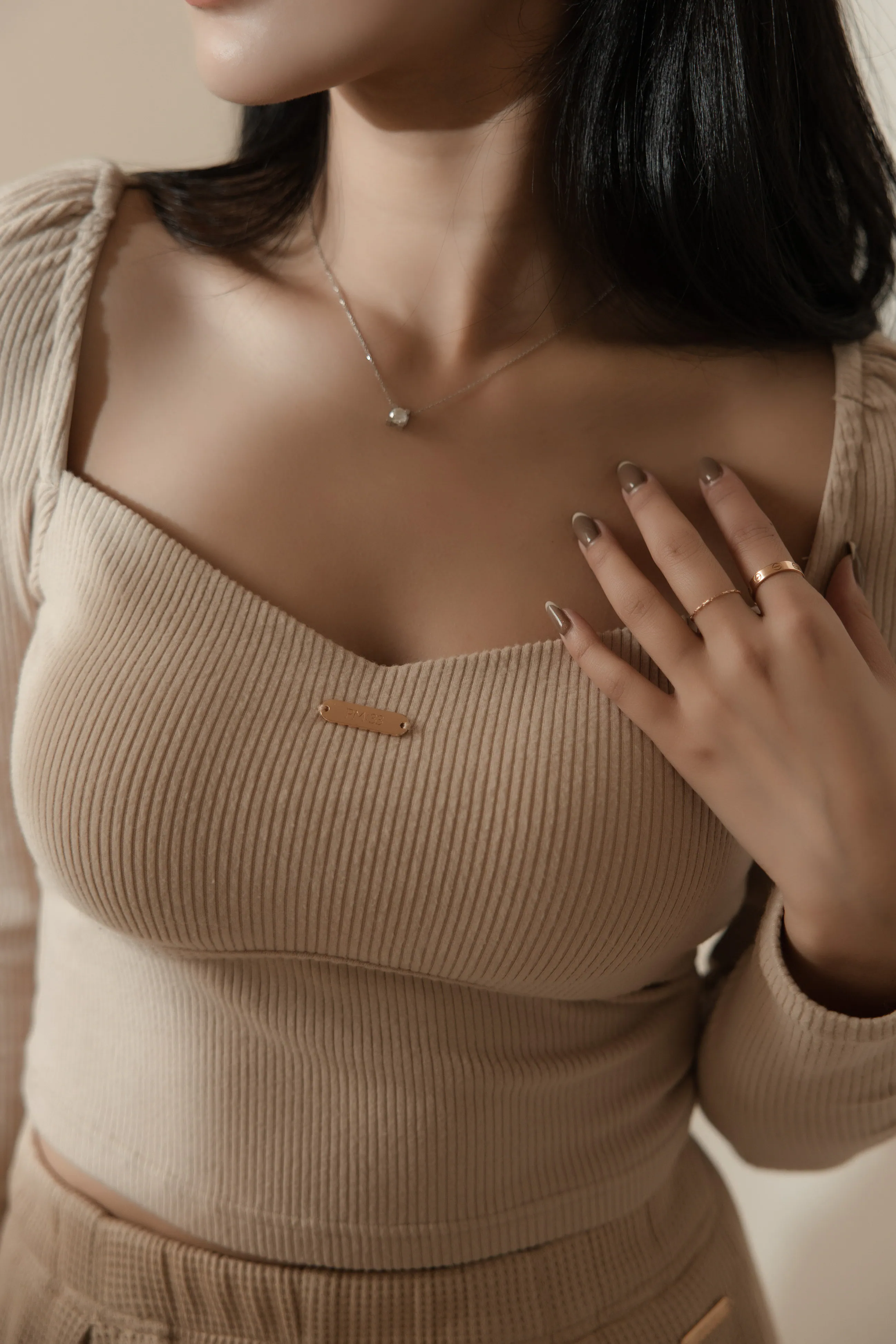 美胸～桃心領磨毛上衣
