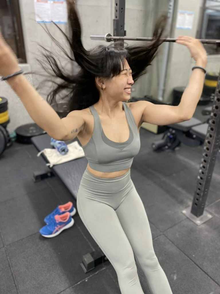 熱愛舉重,活潑與熱情的強妮