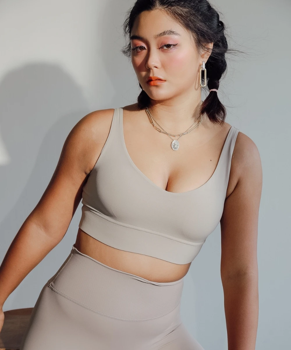 不跑杯｜深V集中副乳消失運動內衣-淺卡其
