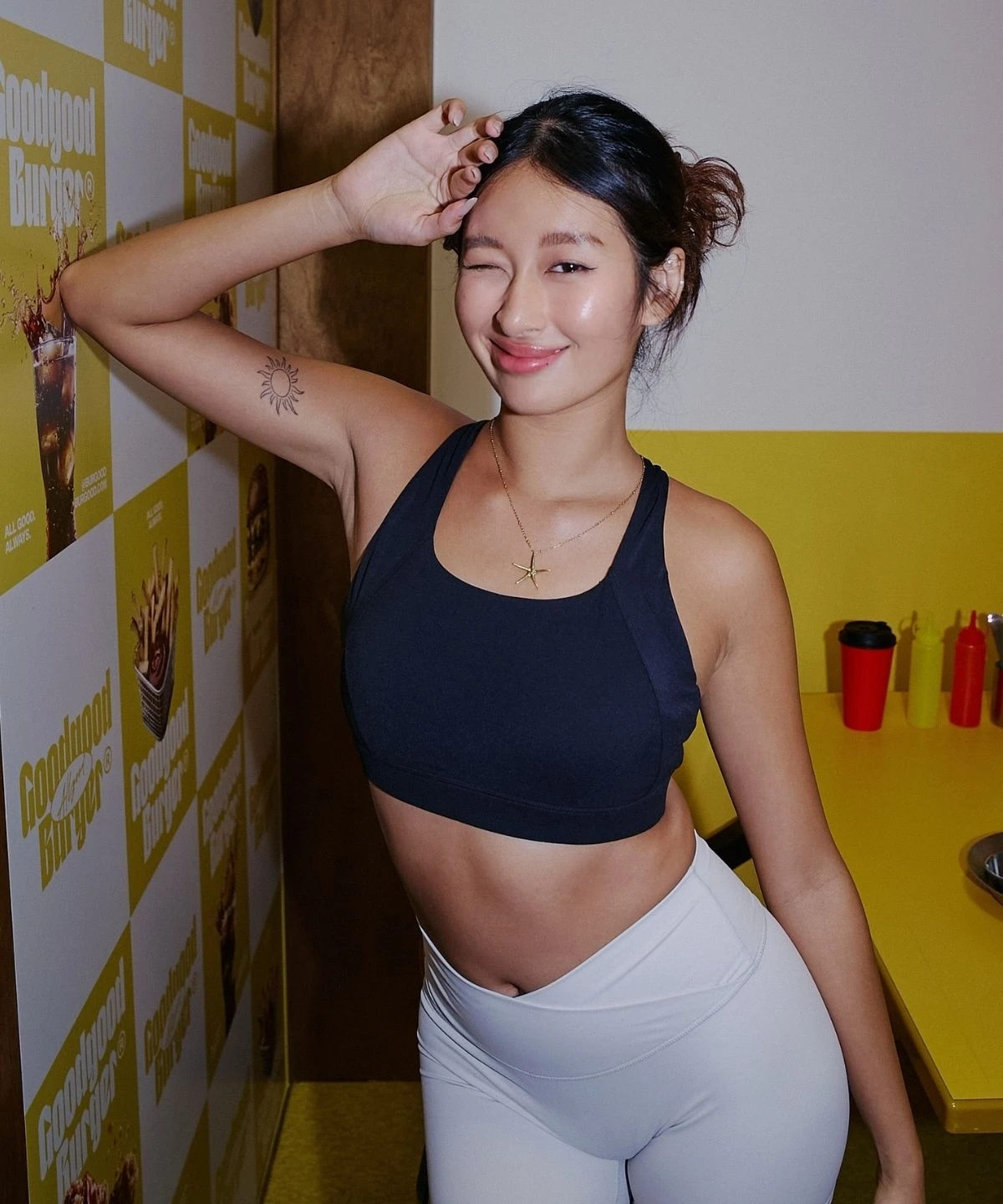 穩定不位移｜高強度交叉美背運動內衣-黑