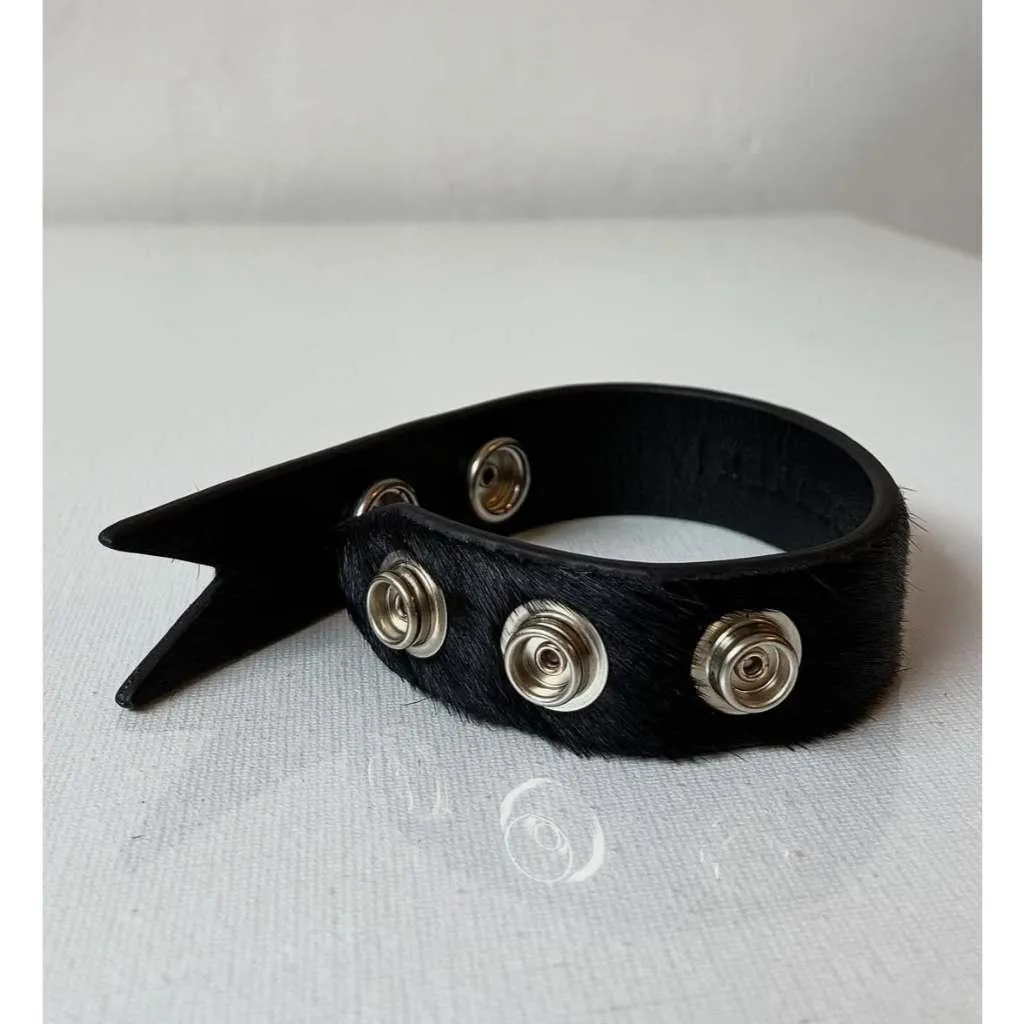 ROKUNEN Horsehair Screw button cuff
