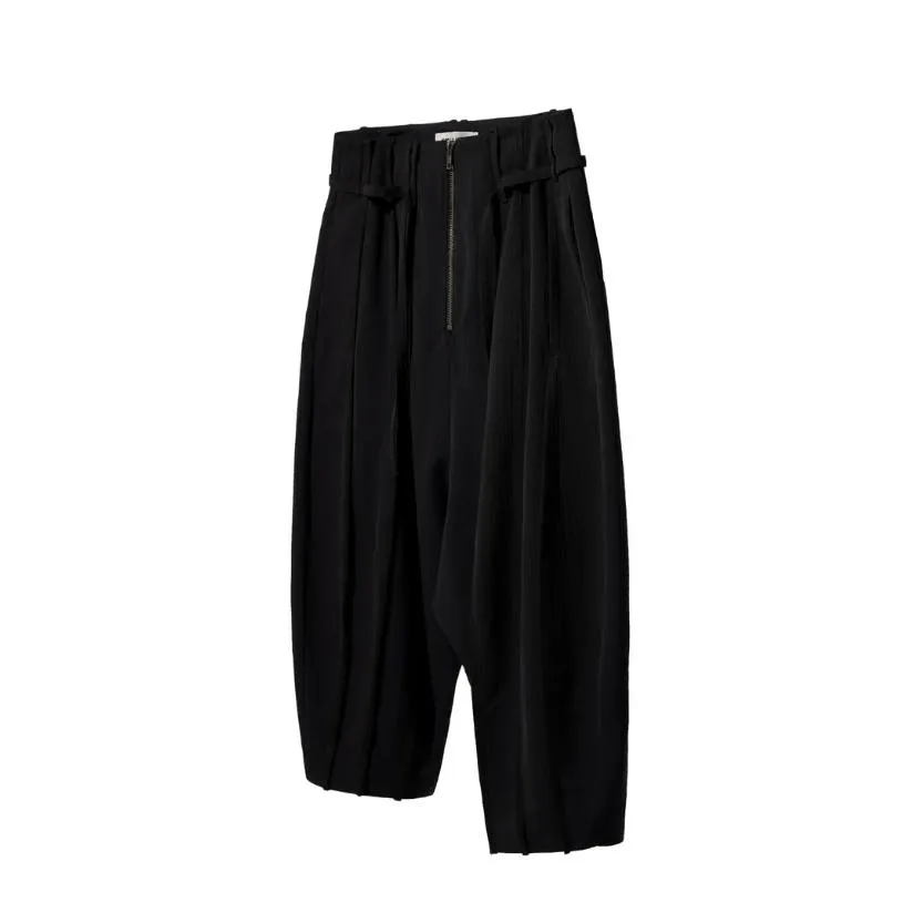 EQUALNEAR Pilgrim Cropped Shorts