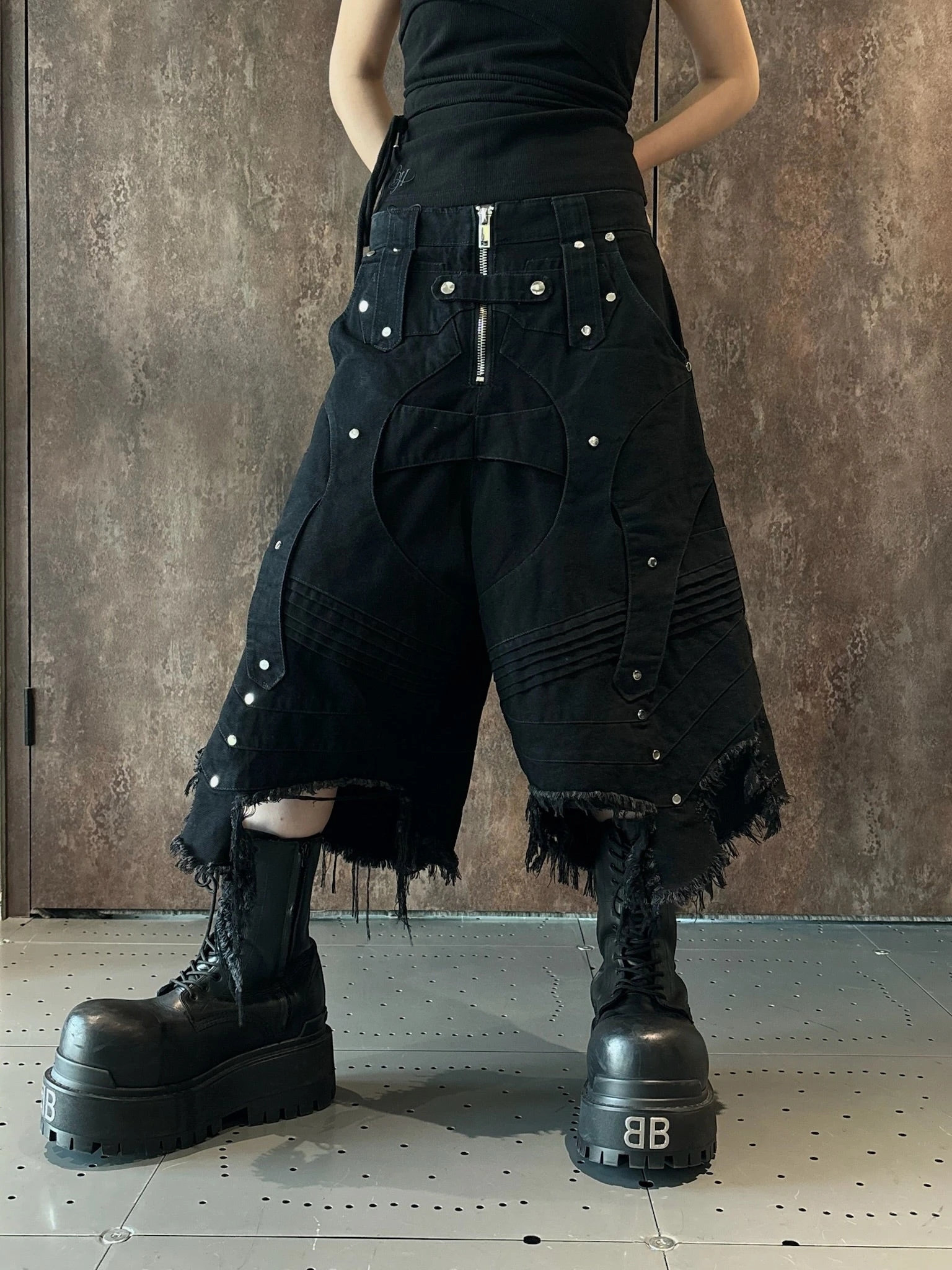 RICH KNIGHT WIDE PEPPER SHORT (Denim)