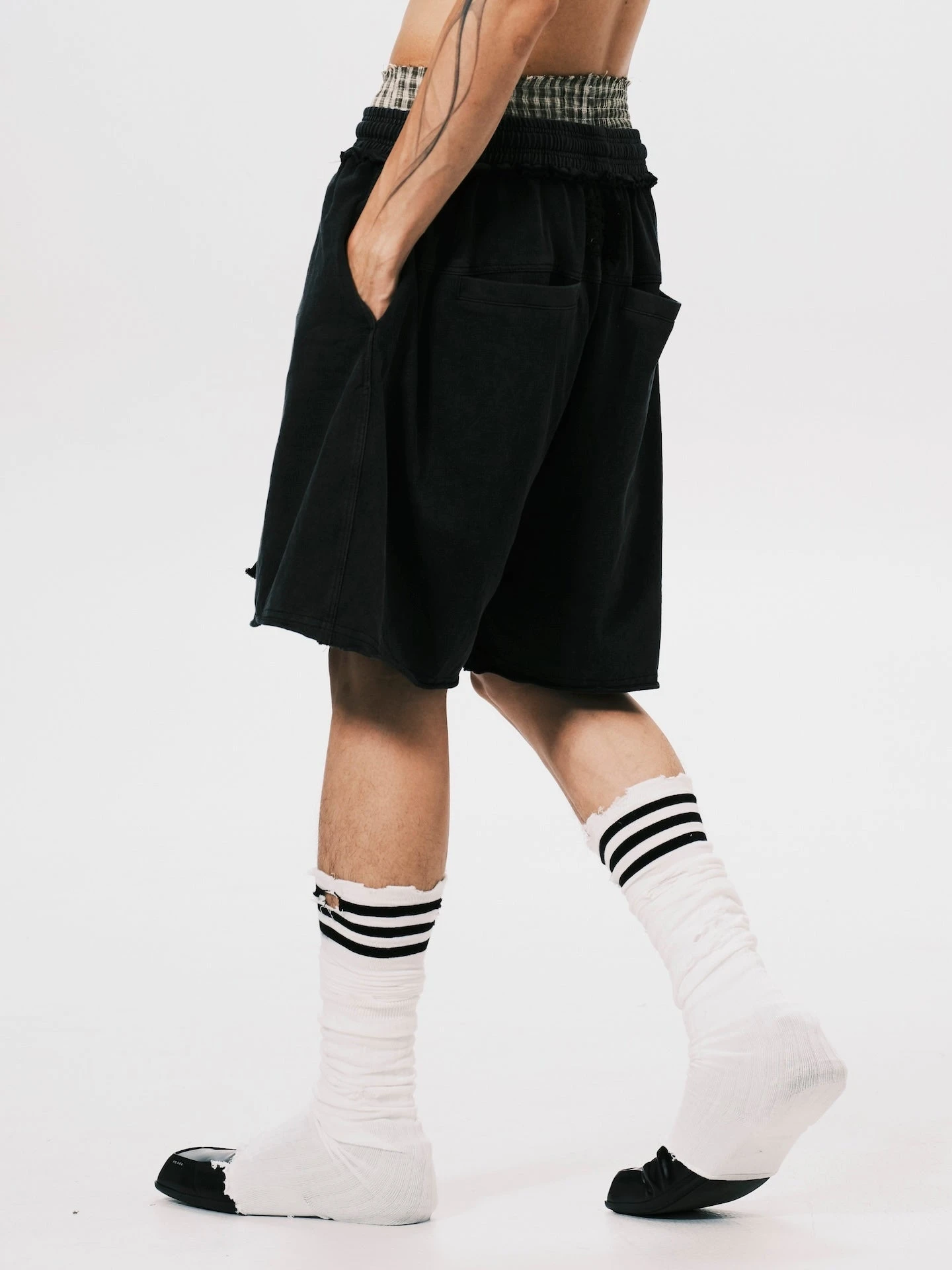 ANOWHEREMAN WASHED SWEAT SHORTS BLACK